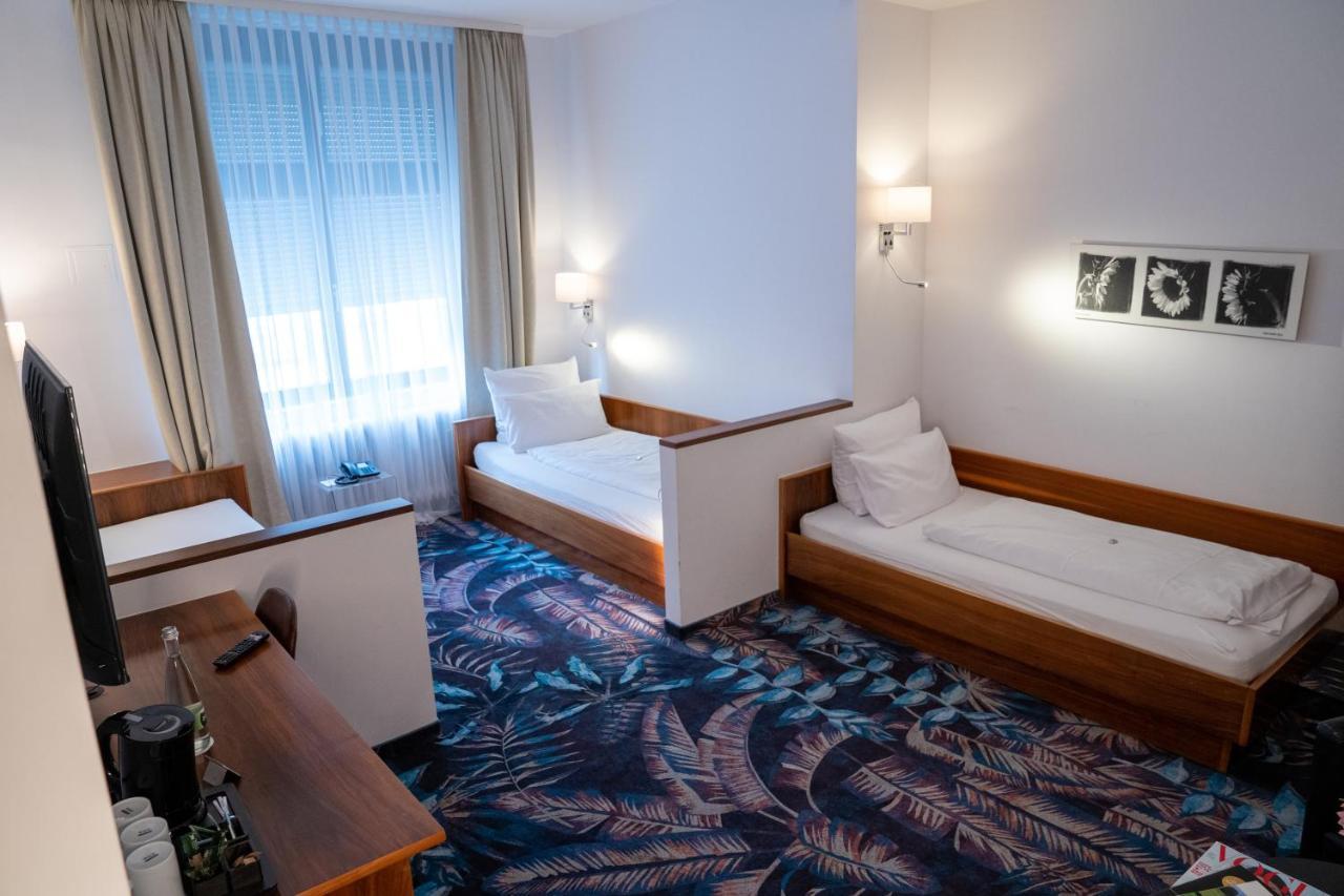 Hotel Etol Баден-Баден Екстериор снимка