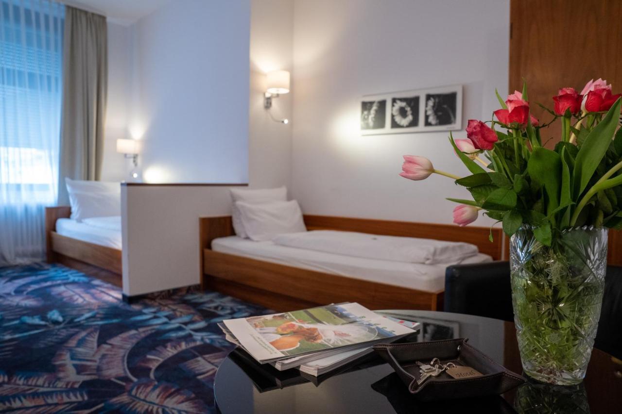 Hotel Etol Баден-Баден Екстериор снимка
