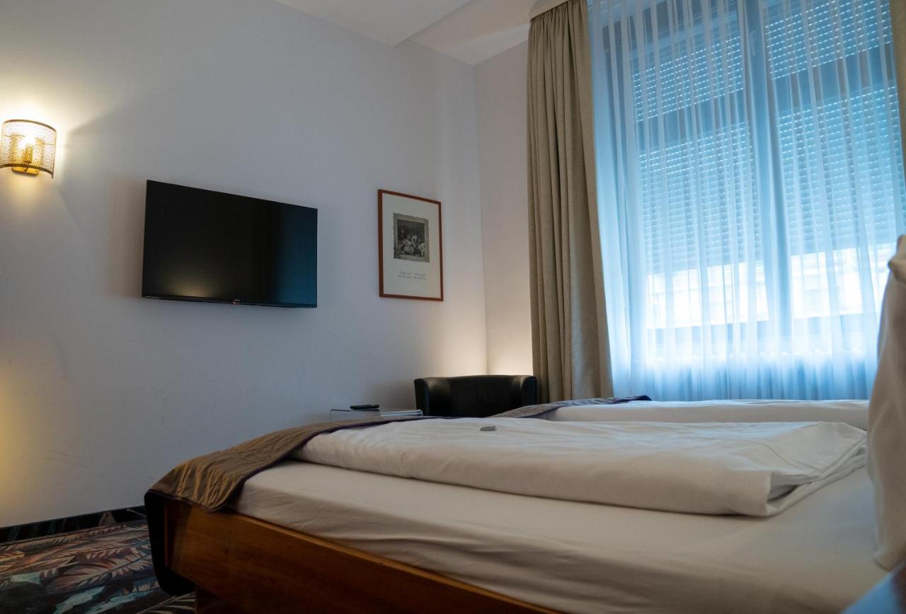 Hotel Etol Баден-Баден Екстериор снимка