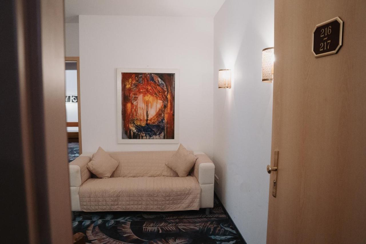 Hotel Etol Баден-Баден Екстериор снимка