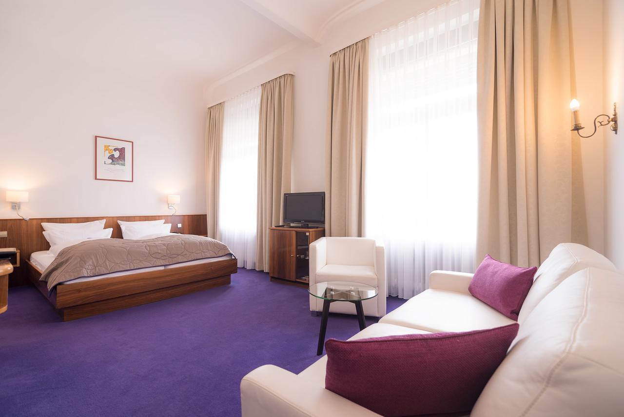 Hotel Etol Баден-Баден Екстериор снимка